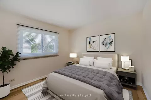 Bedroom - 4092 Victoria Dr, Hoffman Estates, IL 60192 photo 5 of 10
