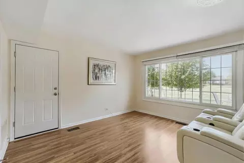 Living - 4092 Victoria Dr, Hoffman Estates, IL 60192 photo 6 of 6
