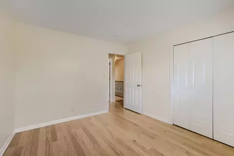 Bedroom - 4092 Victoria Dr, Hoffman Estates, IL 60192 photo 9 of 10