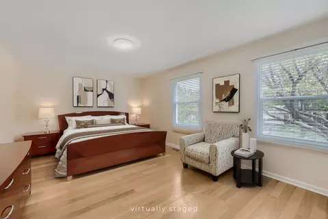 Bedroom - 4092 Victoria Dr, Hoffman Estates, IL 60192 photo 1 of 10