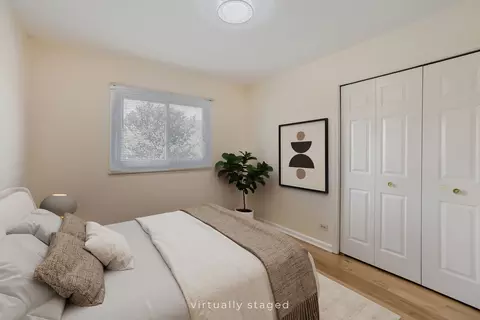 Bedroom - 4092 Victoria Dr, Hoffman Estates, IL 60192 photo 7 of 10