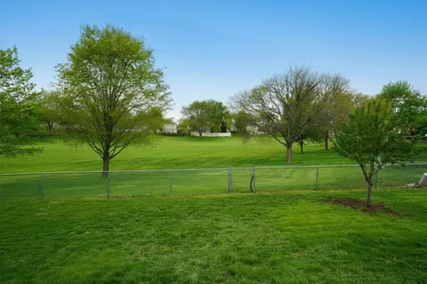 Exterior - 4092 Victoria Dr, Hoffman Estates, IL 60192 photo 12 of 12