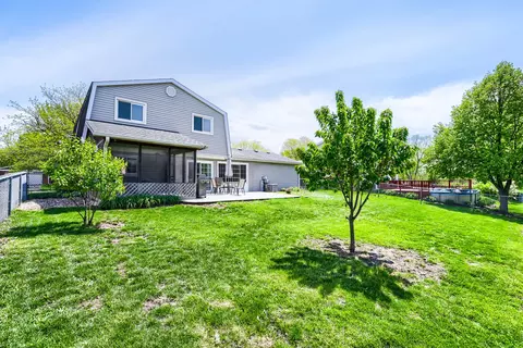 Exterior - 4092 Victoria Dr, Hoffman Estates, IL 60192 photo 6 of 12
