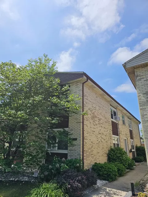 5330 S 73rd Ct, Summit, IL 60501