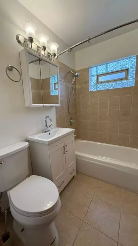 Bath - 5330 S 73rd Ct, Summit, IL 60501 photo 3 of 4