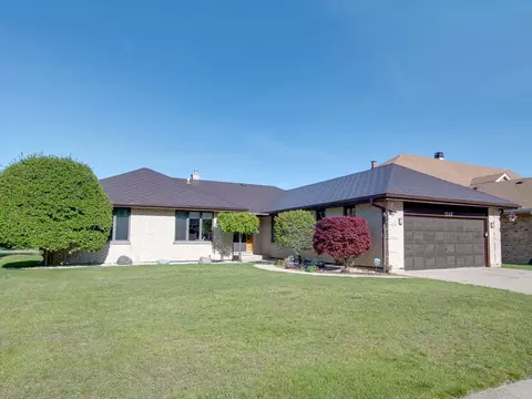 1245 Biscayne Dr, Elk Grove Village, IL 60007