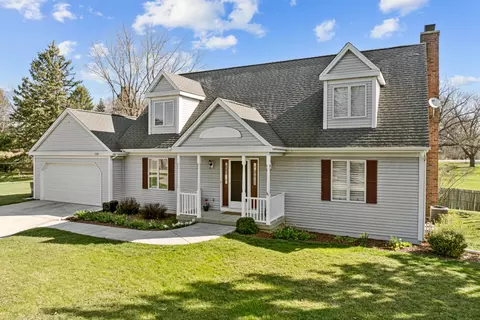 Exterior - 245 Old Forge Rd, Elgin, IL 60123 photo 5 of 10