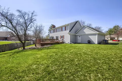 Exterior - 245 Old Forge Rd, Elgin, IL 60123 photo 10 of 10