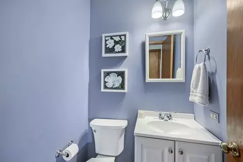 Bath - 245 Old Forge Rd, Elgin, IL 60123 photo 1 of 4