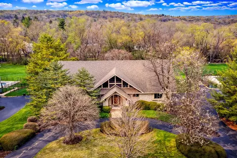 38 W710 Bonnie Ct, Saint Charles, IL 60175