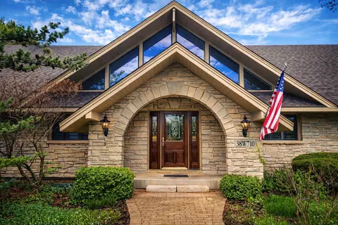 38 W710 Bonnie Ct, Saint Charles, IL 60175