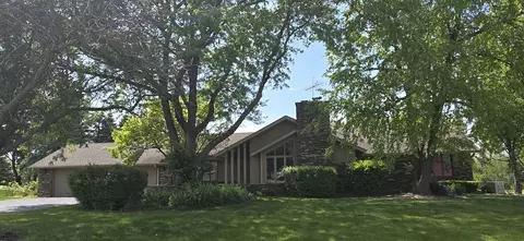 12 N320 Jackson Dr, Elgin, IL 60124