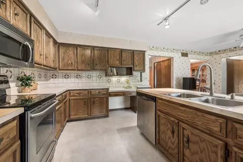 Other - 12 N320 Jackson Dr, Elgin, IL 60124 photo 19 of 25