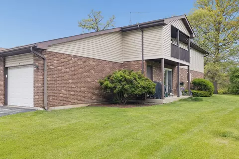 417 Manor Ct #B, New Lenox, IL 60451