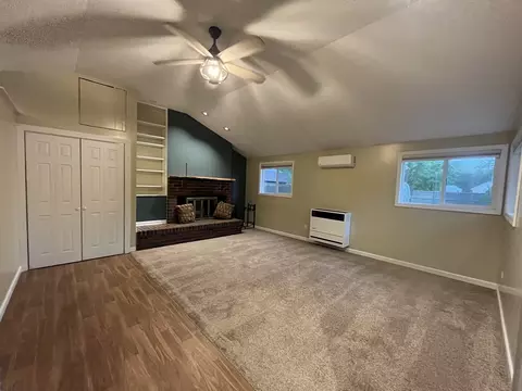 Living - 205 S Jackson St, Gardner, IL 60424 photo 5 of 6