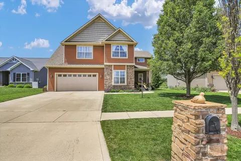 1211 Fieldstone Dr, Savoy, IL 61874