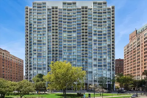 3200 N Lake Shore Dr #2410, Chicago, IL 60657