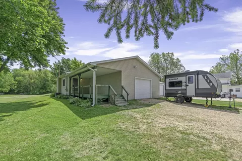 237 Chapman St, Paw Paw, IL 61353