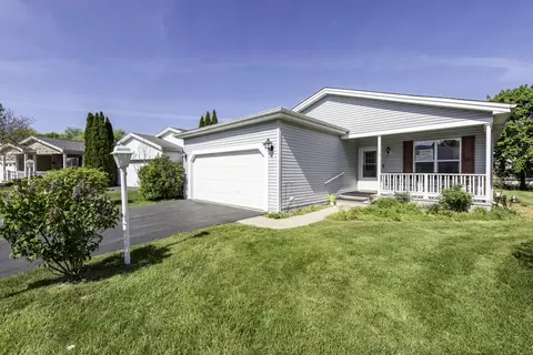 109 Hunter Ct, Grayslake, IL 60030
