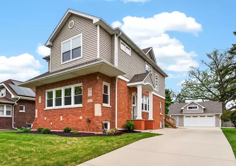 1117 Margret St, Des Plaines, IL 60016