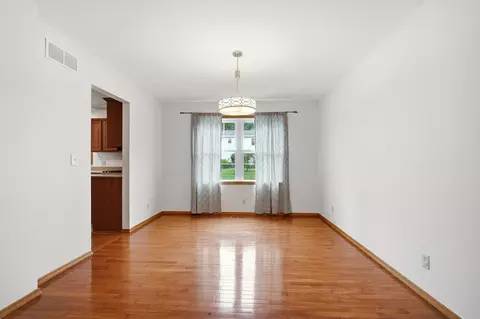 1303 Kenneth Dr, Bloomington, IL 61704 photo 5