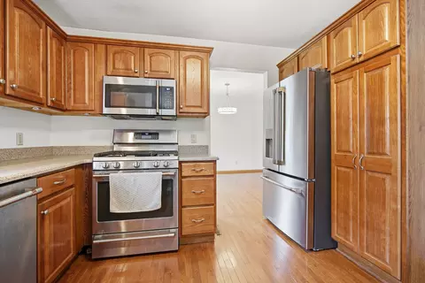1303 Kenneth Dr, Bloomington, IL 61704 photo 9