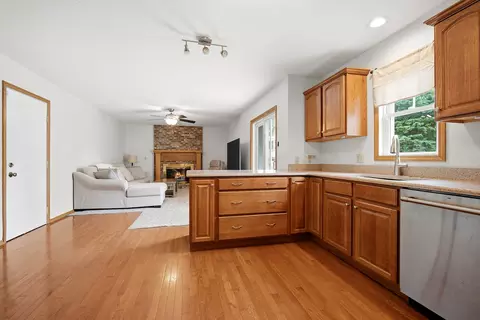 1303 Kenneth Dr, Bloomington, IL 61704 photo 8