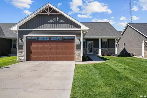 3098 Mary Leigh Dr, Bettendorf, IA 52722