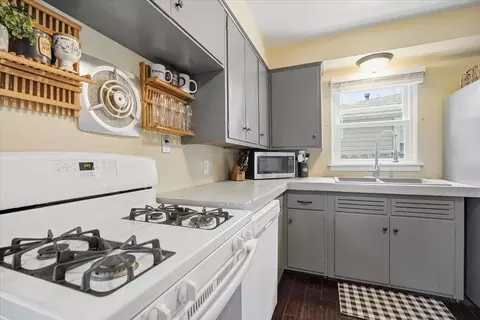 Kitchen - 505 E Poplar St, Normal, IL 61761 photo 2 of 3