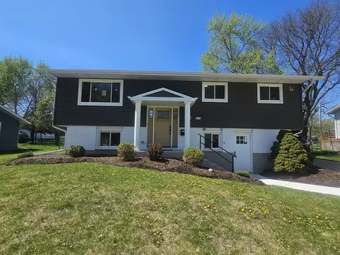 1570 Jefferson Rd, Hoffman Estates, IL 60169