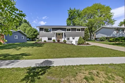 1570 Jefferson Rd, Hoffman Estates, IL 60169