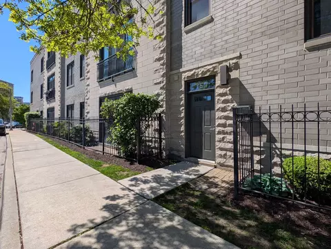 750 N Willard Ct #103, Chicago, IL 60642