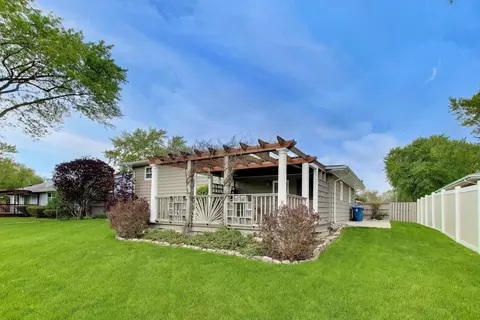 Exterior - 1976 Robert St, Aurora, IL 60506 photo 8 of 9