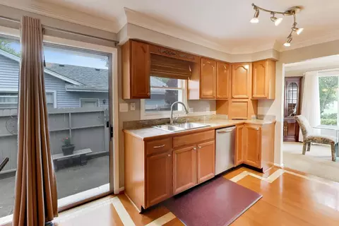 Kitchen - 1976 Robert St, Aurora, IL 60506 photo 3 of 3
