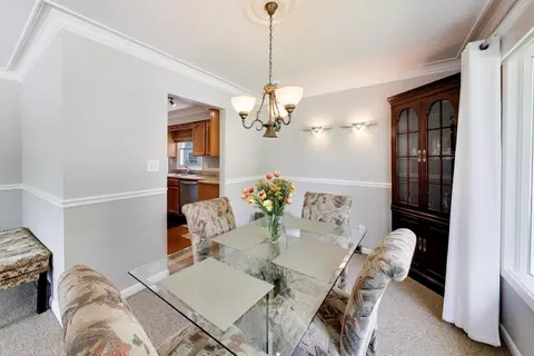 Dining - 1976 Robert St, Aurora, IL 60506 photo 2 of 4