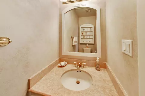 Bath - 1976 Robert St, Aurora, IL 60506 photo 1 of 4