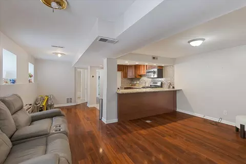 Living - 5319 S Indiana Ave, Chicago, IL 60615 photo 3 of 4