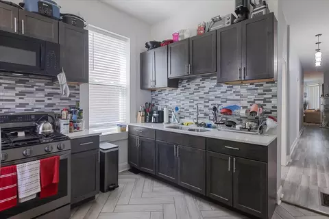 Kitchen - 5319 S Indiana Ave, Chicago, IL 60615 photo 4 of 6