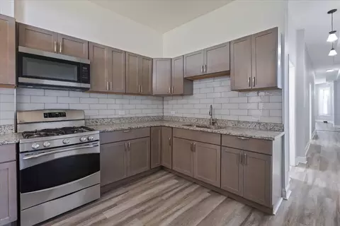 Kitchen - 5319 S Indiana Ave, Chicago, IL 60615 photo 2 of 6