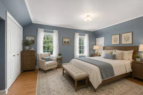 Bedroom - 946 Walter Ave, Des Plaines, IL 60016 photo 1 of 3