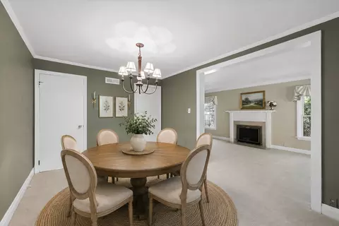 Dining - 946 Walter Ave, Des Plaines, IL 60016 photo 2 of 2