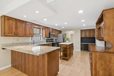 Kitchen - 946 Walter Ave, Des Plaines, IL 60016 photo 2 of 2