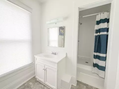 Bath - 308 E 2nd St, Rock Falls, IL 61071 photo 2 of 6