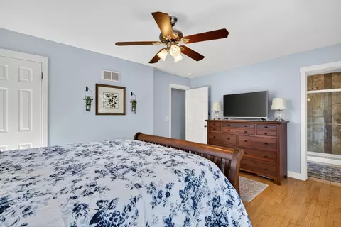 Bedroom - 223 Willow Ln, Geneva, IL 60134 photo 6 of 6
