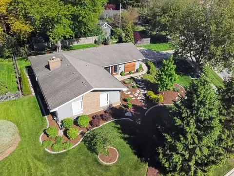 View/Area - 223 Willow Ln, Geneva, IL 60134 photo 2 of 2