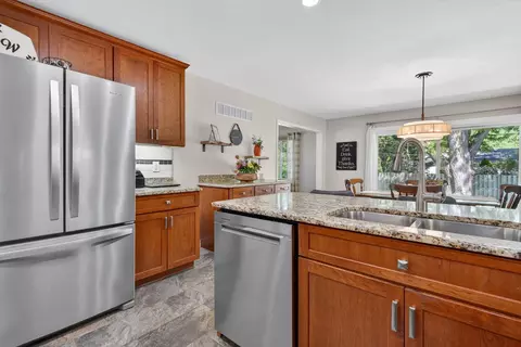 Kitchen - 223 Willow Ln, Geneva, IL 60134 photo 4 of 5