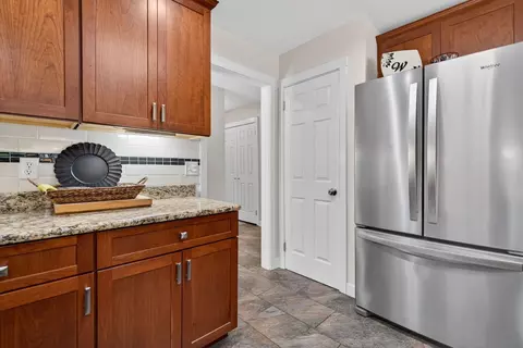 Kitchen - 223 Willow Ln, Geneva, IL 60134 photo 5 of 5