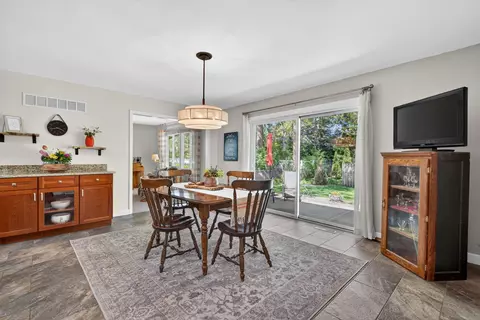 Dining - 223 Willow Ln, Geneva, IL 60134 photo 1 of 2