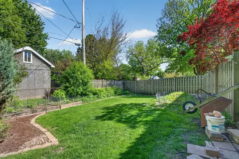 Exterior - 223 Willow Ln, Geneva, IL 60134 photo 5 of 14