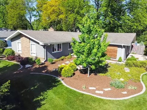 Exterior - 223 Willow Ln, Geneva, IL 60134 photo 14 of 14